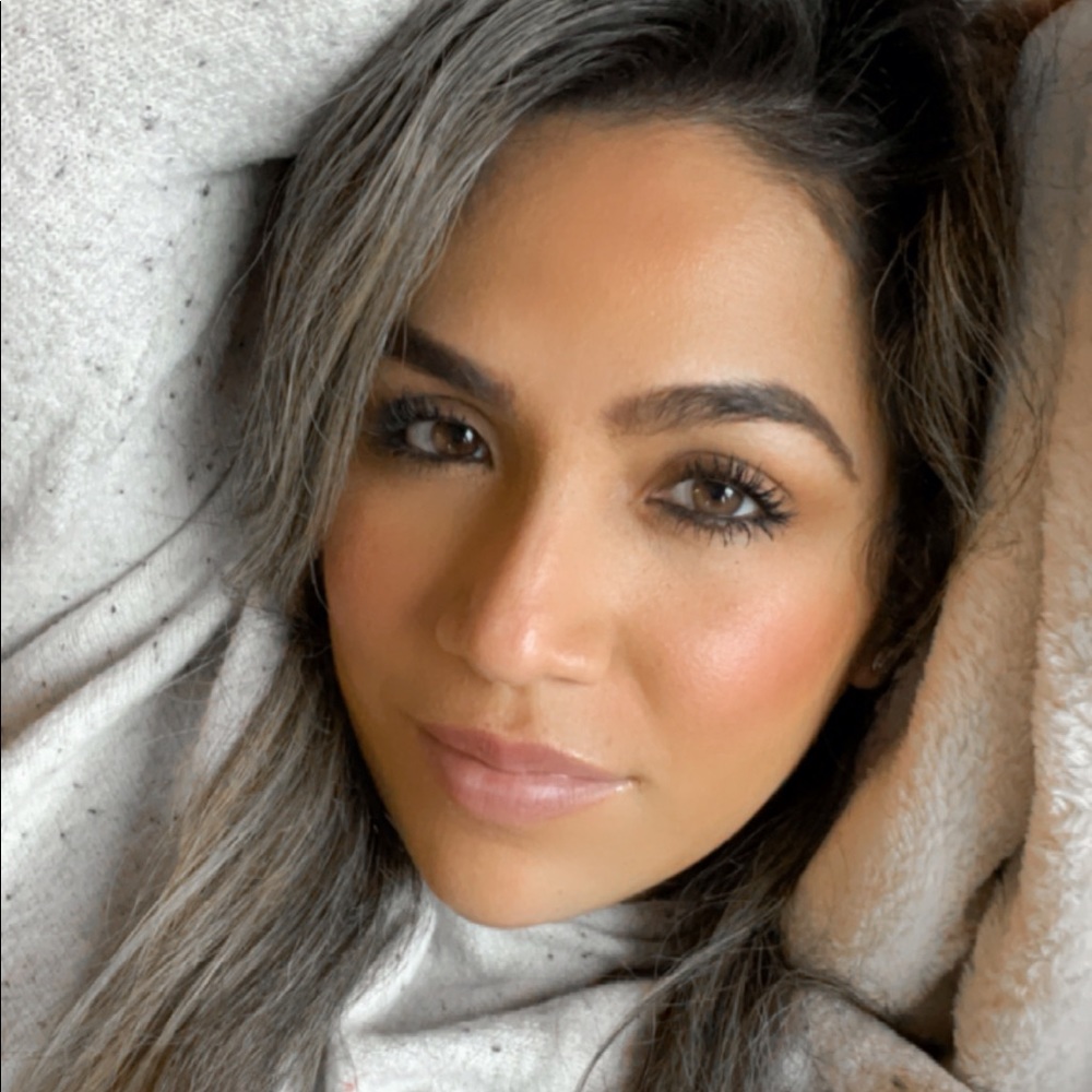 Meet your Posher, Cristina